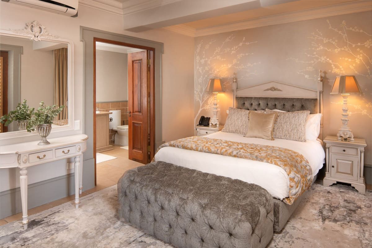 Classic Room | Bathroom