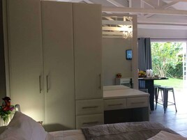 埃及棉床单、客房内保险箱、隔音、折叠床/加床（额外收费）