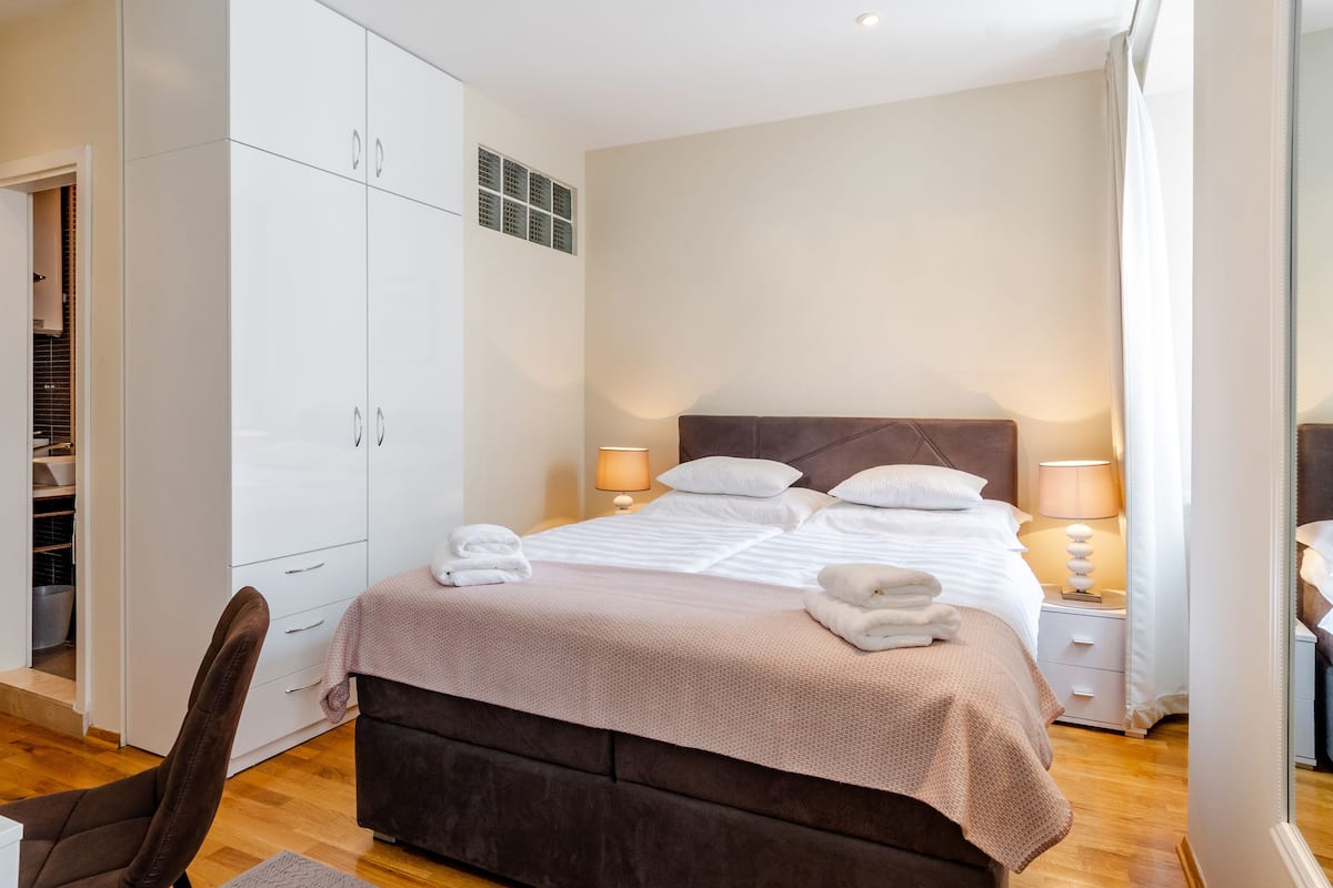 1 habitación, ropa de cama de alta calidad y colchones Select Comfort