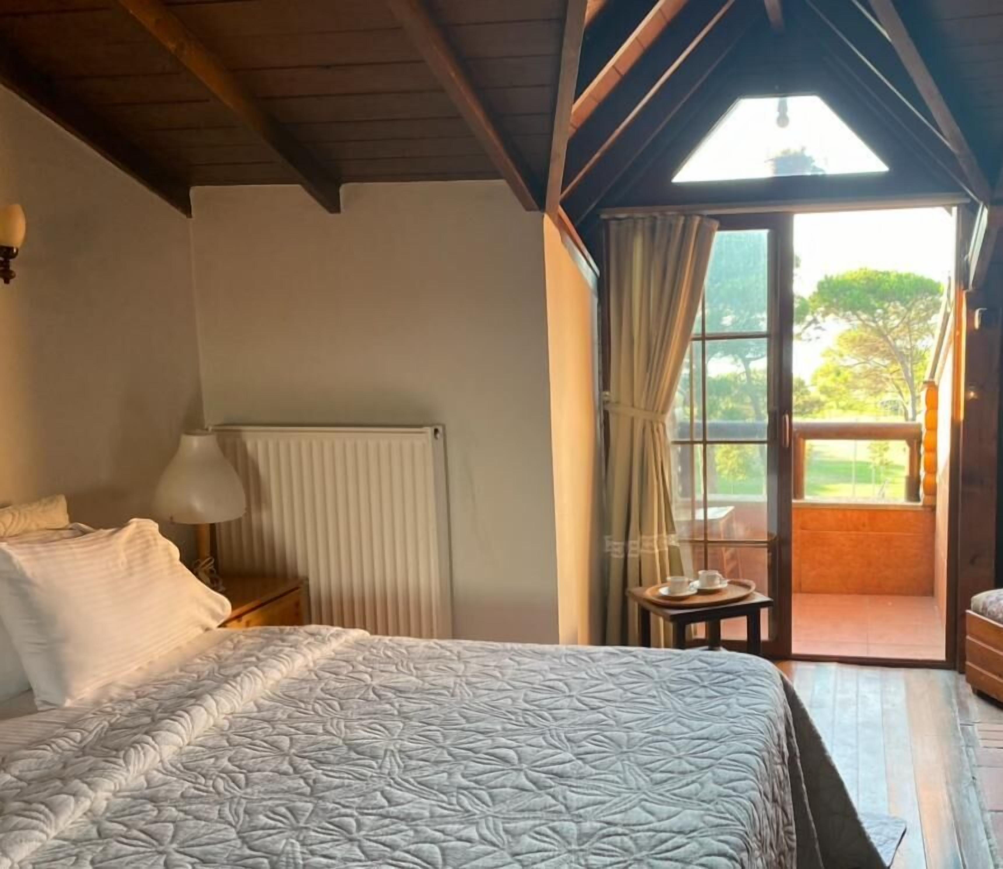 Ropa de cama de alta calidad, escritorio y wifi gratis 