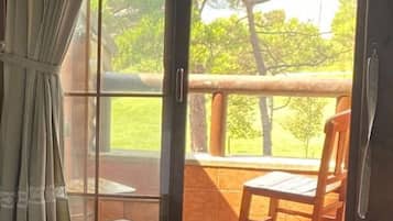 Chambre (Attic) | Coin séjour