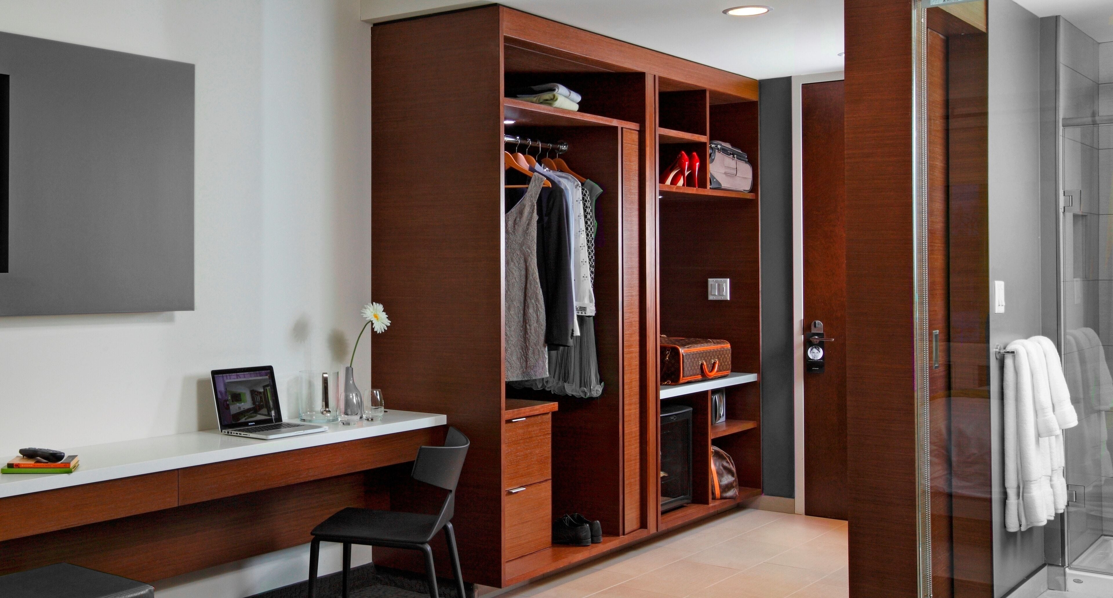 room, 2 queen beds, river view (upper floor) | premium bedding, pillow-top beds, minibar, in-room safe