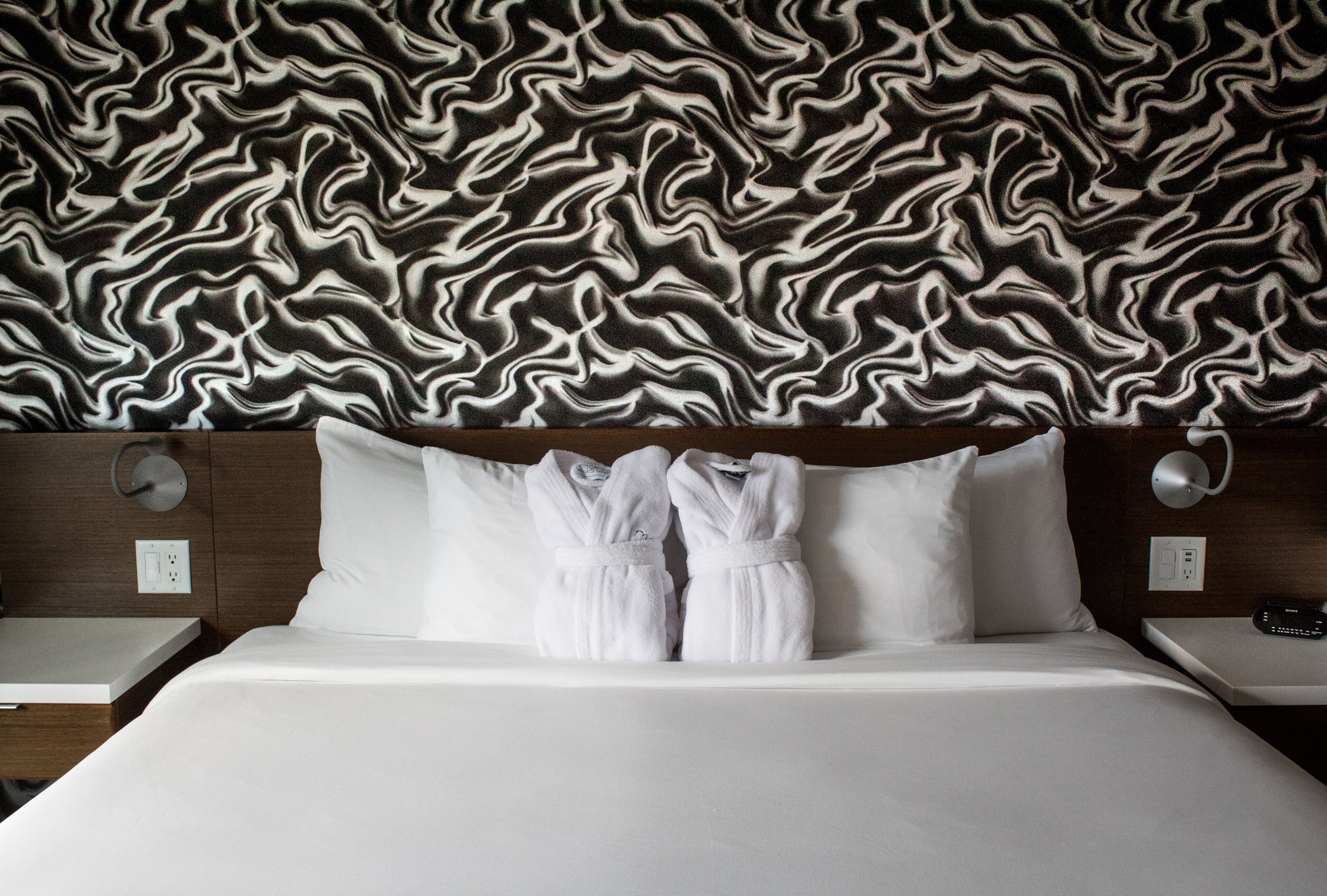 room, 1 king bed, river view (upper floor) | premium bedding, pillow-top beds, minibar, in-room safe