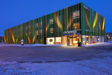 Fachada de la propiedad. Mere Hotel