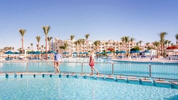 3 outdoor pools, pool umbrellas, sun loungers