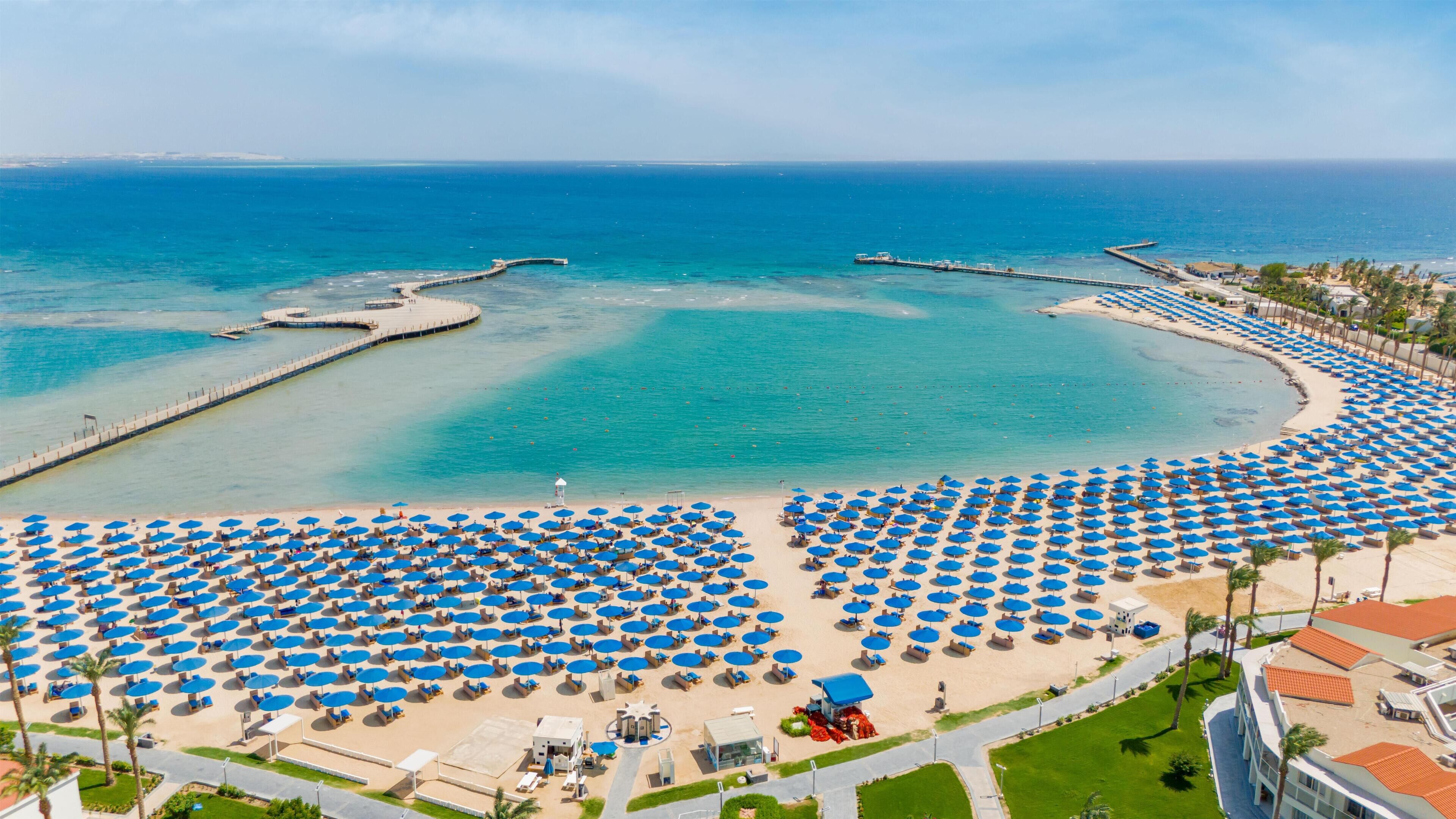 Private beach, sun-loungers, beach umbrellas, beach towels