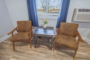 أغطية فراش متميزة وألحفة محشوة بالريش وأسرّة بطبقة علوية مريحة