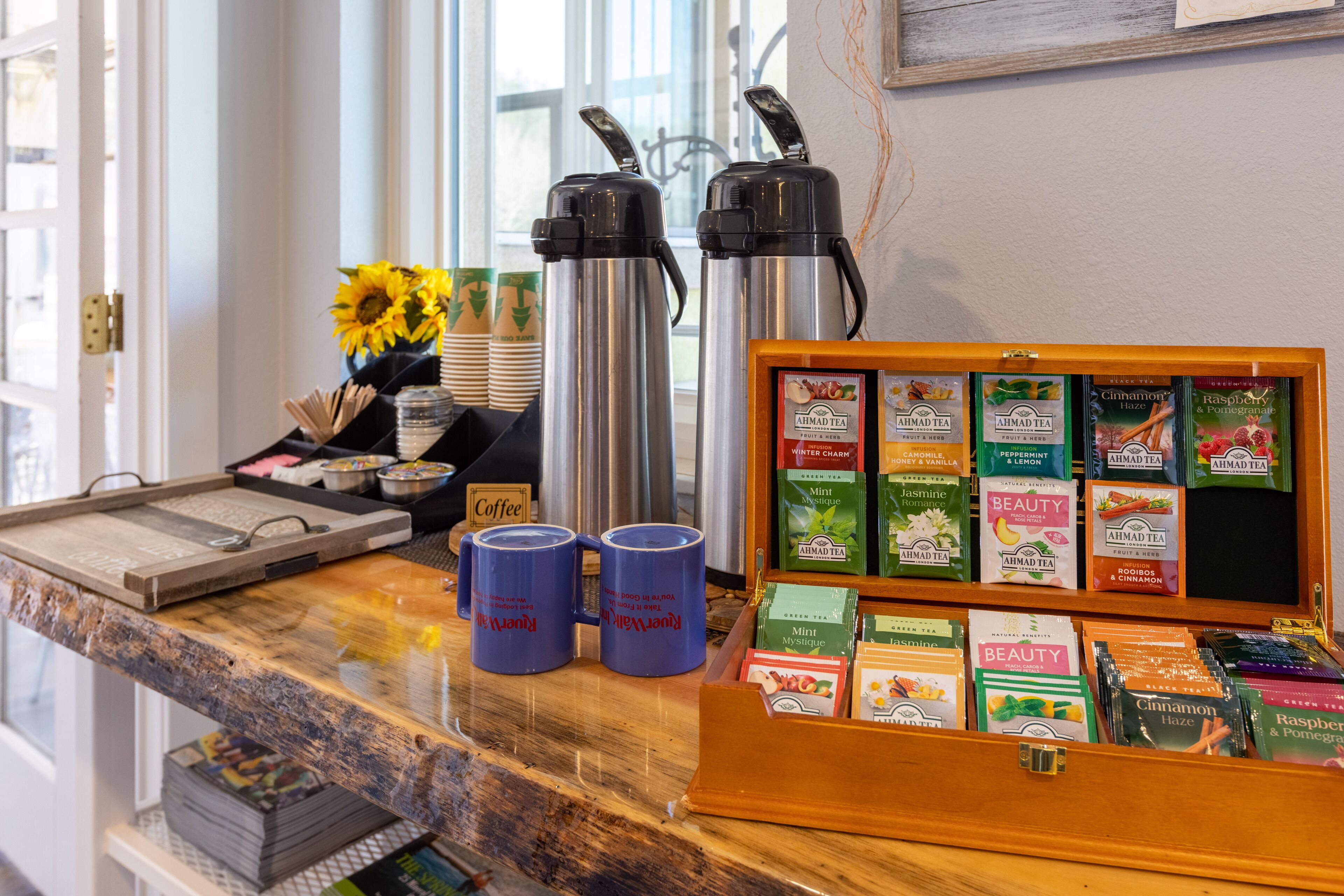 classic room, 1 king bed, handicap accessible | coffee and/or coffee maker