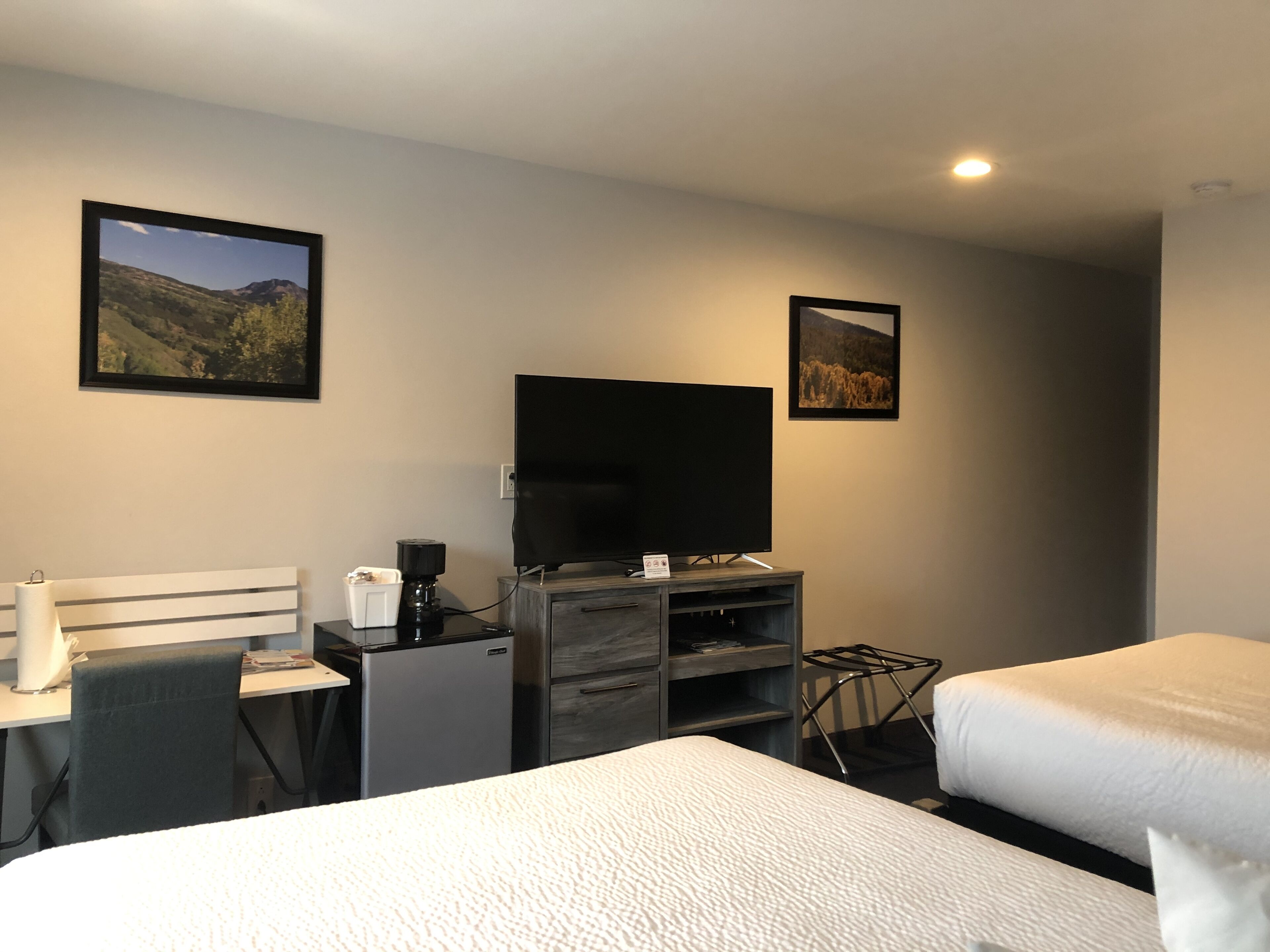 premium room, 2 queen beds, non smoking, mountain view | living area | 40-inch tv with digital channels, hulu, streaming services