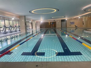Indoor pool - Holiday Inn Shanghai Hongqiao by IHG (Shanghai)