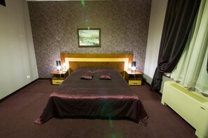 Caixa forta a l'habitació, bressols gratuïts i llits addicionals 