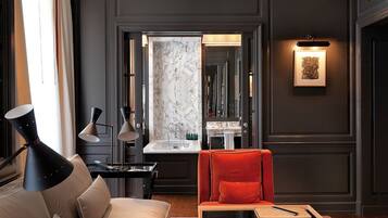 Literie de qualité supérieure, surmatelas, minibar