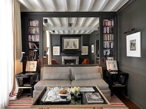 Junior Suite | Premium bedding, pillowtop beds, minibar, in-room safe - Marquis Faubourg Saint Honoré - Small Luxury hotels of the World (Paris)