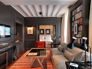 Premium bedding, pillowtop beds, minibar, in-room safe