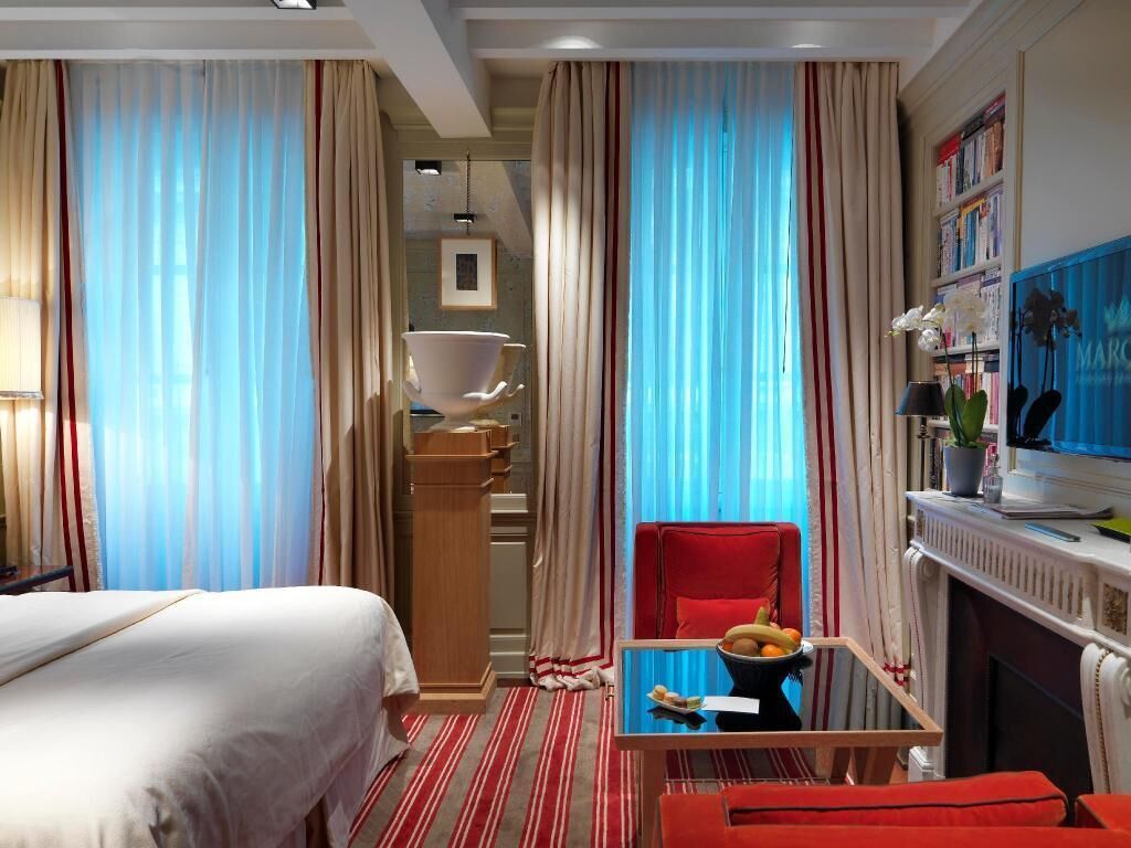 Ropa de cama de alta calidad, camas con pillow-top y minibar 