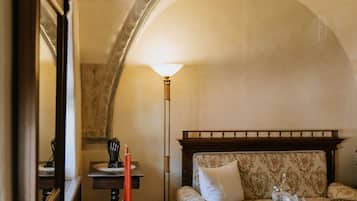 Deluxe Double or Twin Room | 高級寢具、迷你吧、房內夾萬、獨特設計