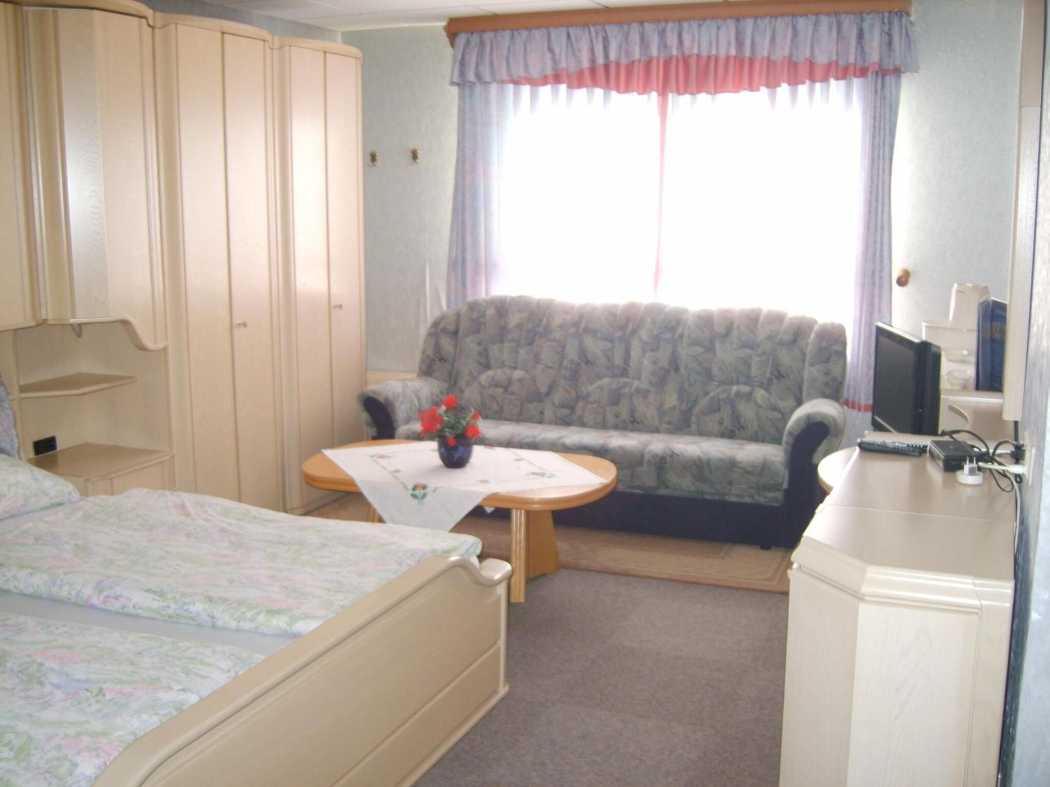 Desk, free WiFi, bed sheets