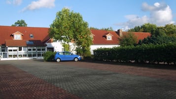 Parken ohne Service (5 EUR pro Tag)