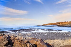 Property grounds - Riverside Hostel (Blönduós)