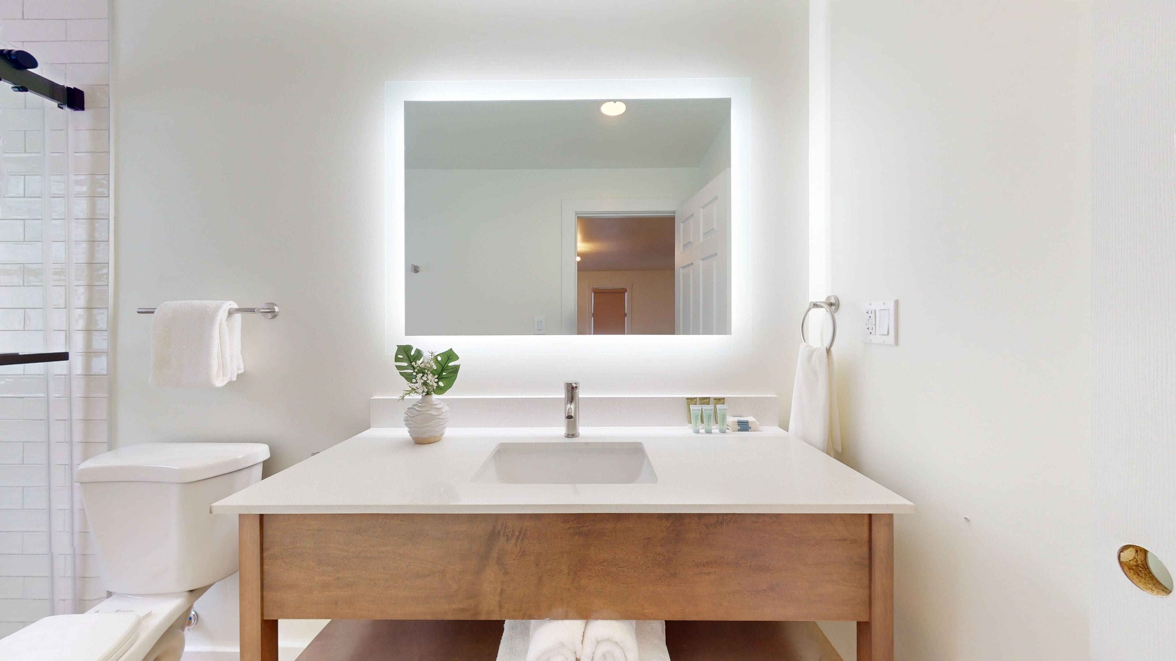 Double Room | Bathroom | Shower, free toiletries, towels, soap