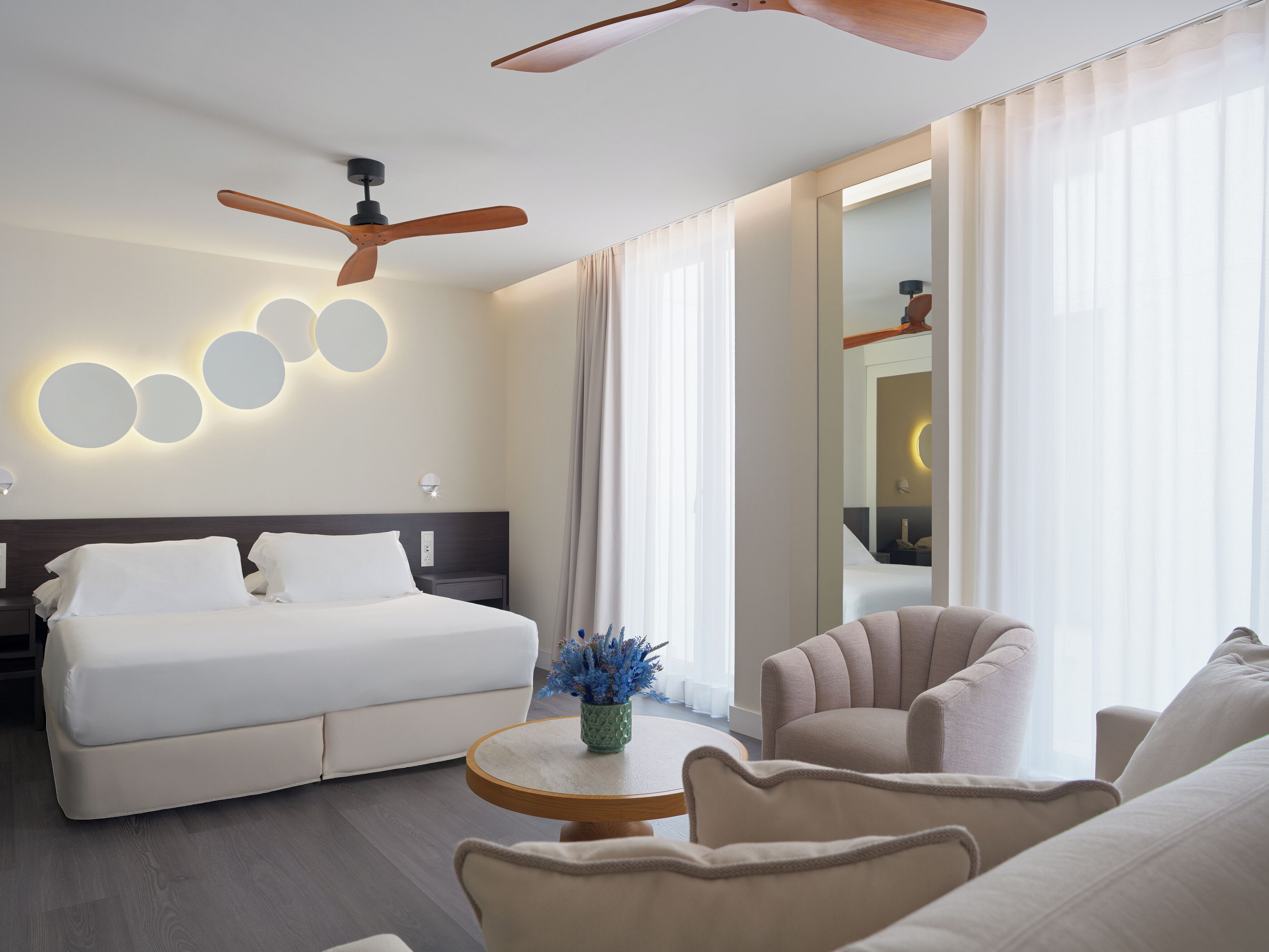 H10 Port Vell Barcelona interior view 8