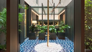 Dagelijks à-la-carte-ontbijt (EUR 26 per persoon)