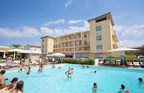 Exterior - Hotel in Marina di Cecina a few steps from the sea (Cecina)
