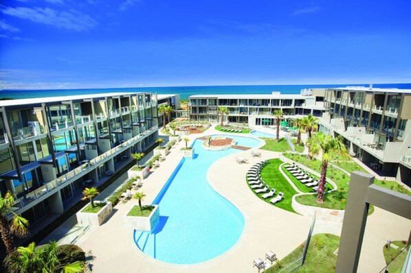 Front of property - Beachfront Resort Torquay (Torquay)