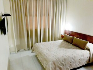 Blackout curtains, free WiFi, bed sheets - Carina Flat by Atlantica Hotels (SANTOS)