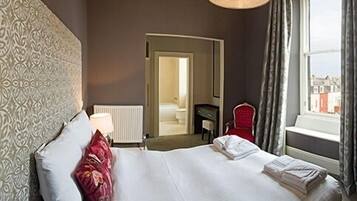 Egyptian cotton sheets, blackout drapes, free WiFi