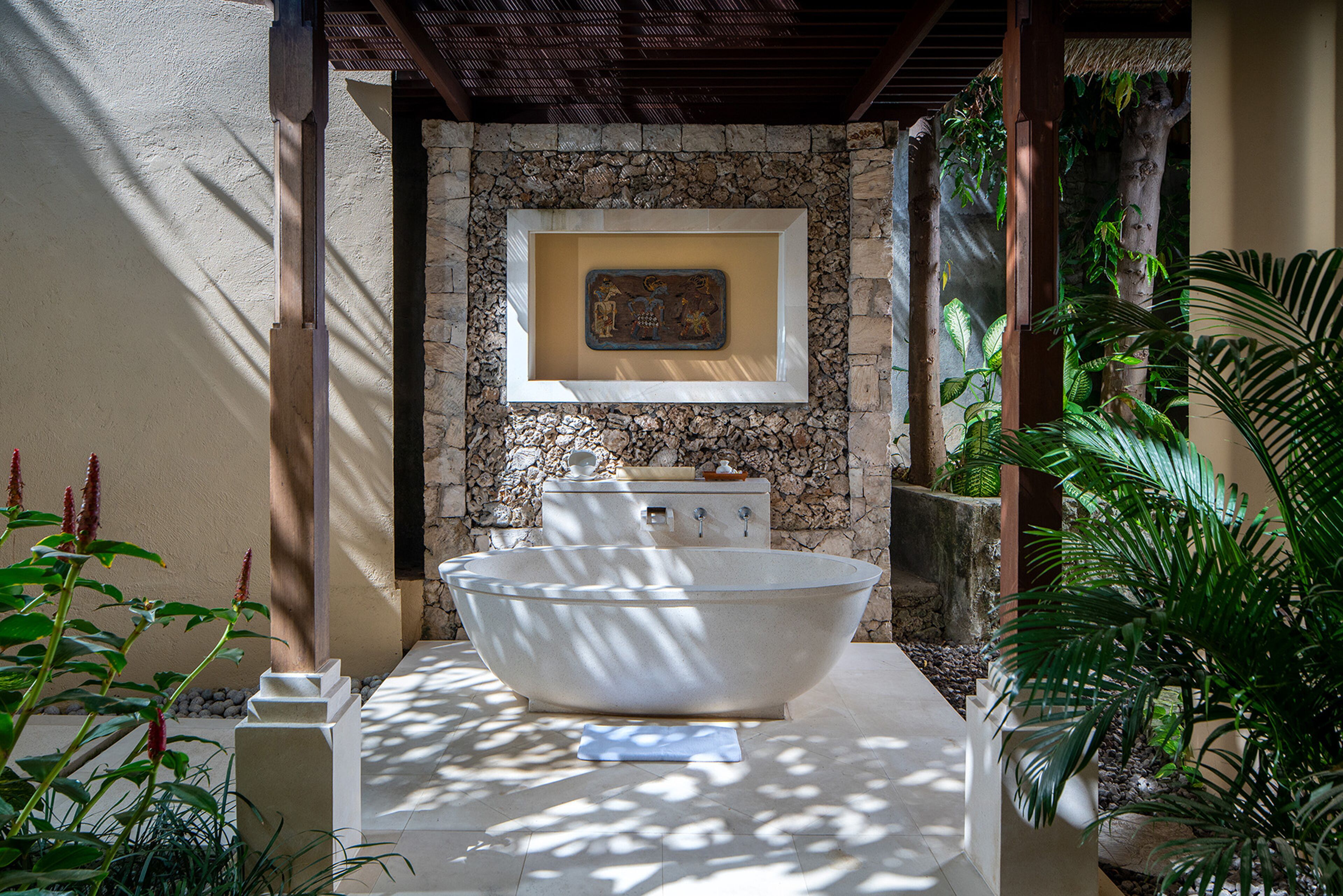 executive bungalow, garden area | deep-soaking bathtub