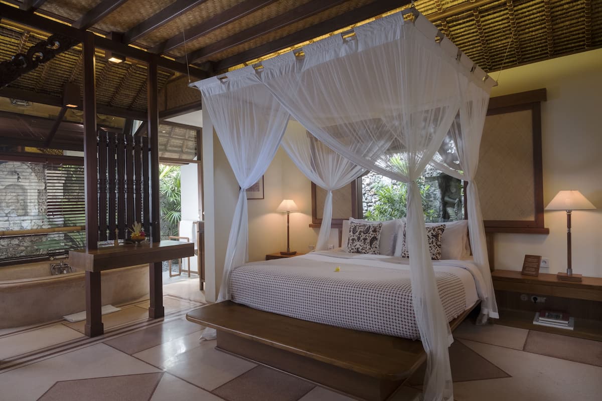 bungalow, beachfront | minibar, in-room safe, rollaway beds, free wifi