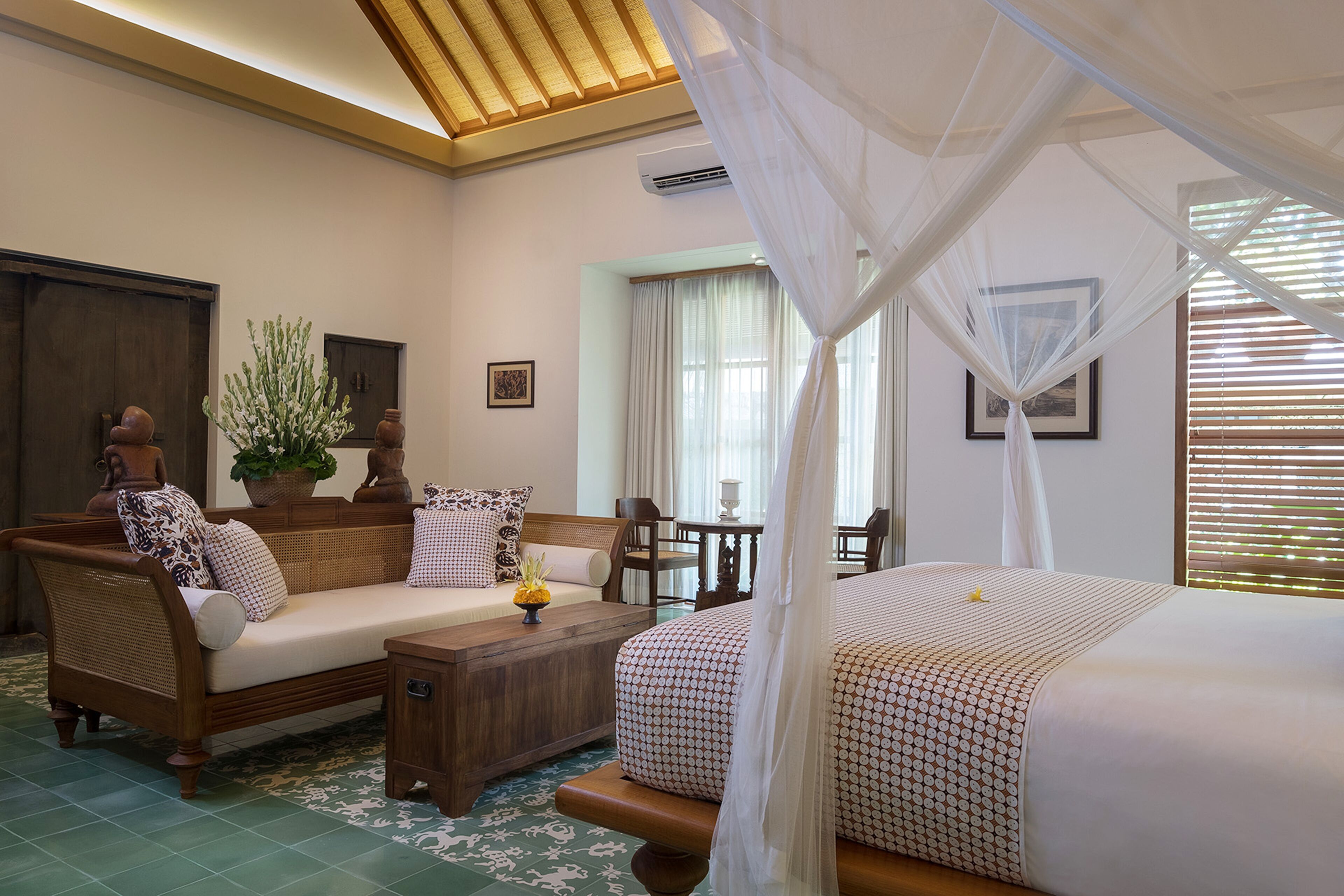 executive bungalow, garden area | living area | 36-inch lcd tv with cable channels, tv