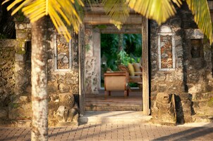 Massage/treatment rooms, massages