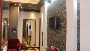 14-inch TV with satellite channels