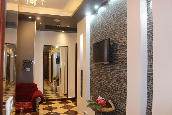 14-inch TV with satellite channels