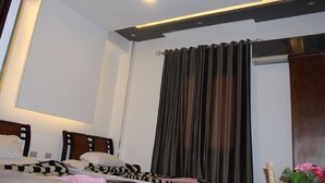 In-room dining - Family Palace Hotel (Cairo)