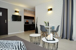 Comfort Apartment, 1 Bedroom | 1 bedroom, down duvets, individually decorated, individually furnished - Apartamenty Top Garbary (Poznan)
