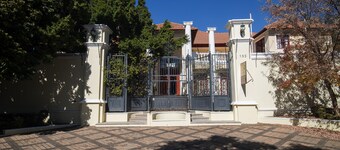Cricklewood Manor