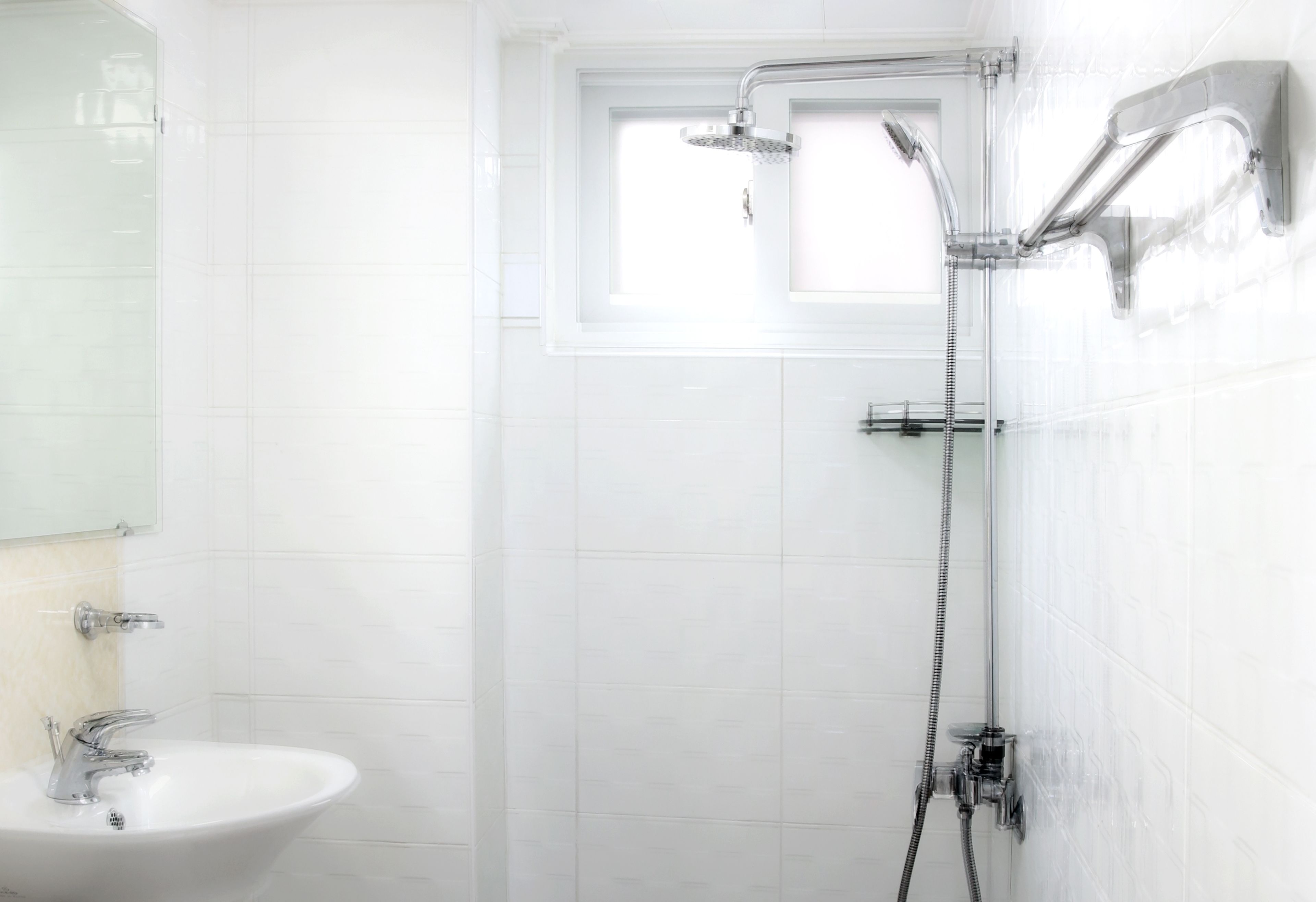 (Foreigners Only) Twin Room, Women only | Banheiro | Produtos de toalete de grife, secador de cabelo, chinelos 