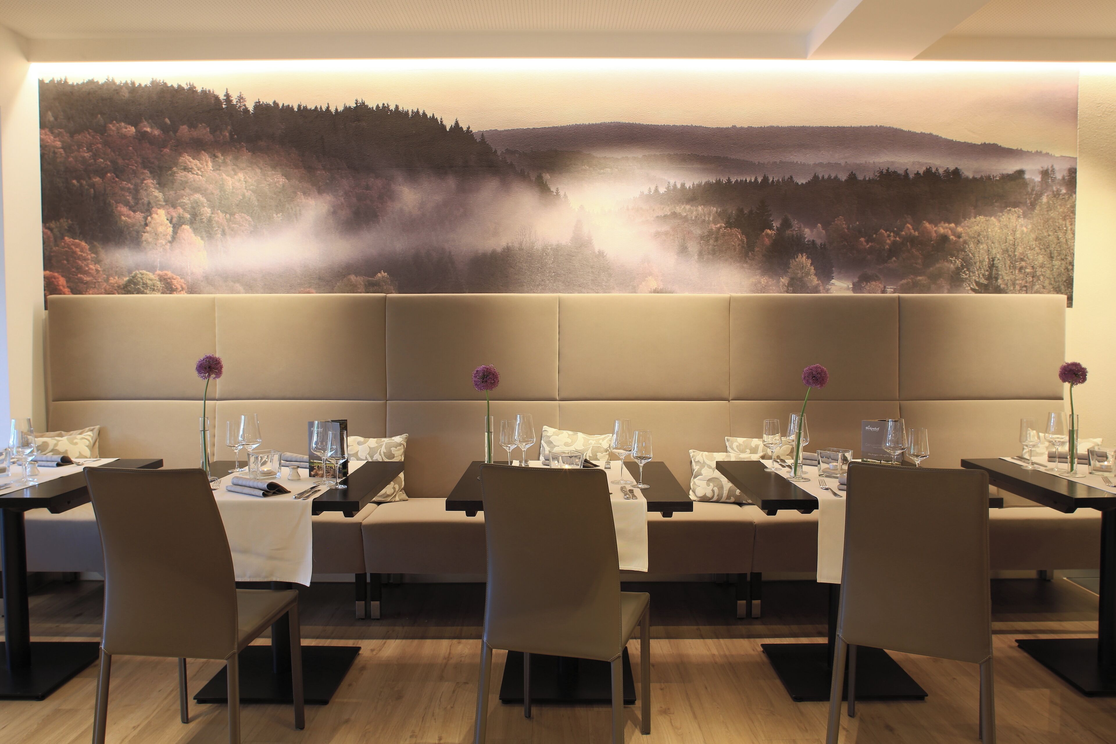 Breakfast, lunch, dinner served; Regional cuisine, alfresco dining 