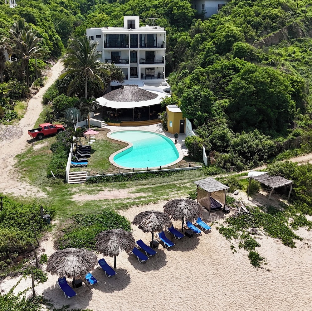 Manta Raya Hotel by null