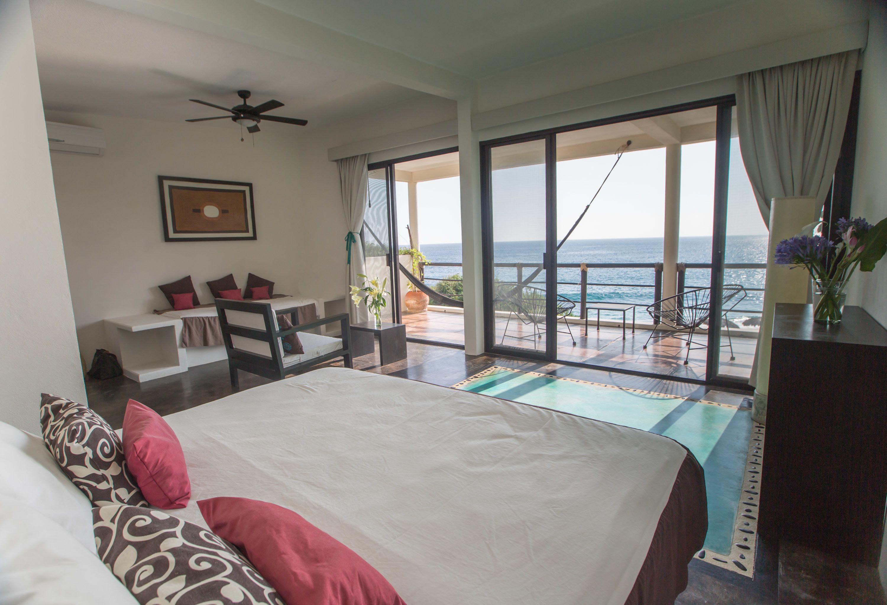 luxury suite, kitchenette | free wifi, bed sheets