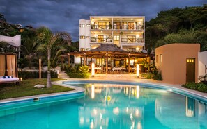 Exterior - Manta Raya Hotel (San Pedro Pochutla)