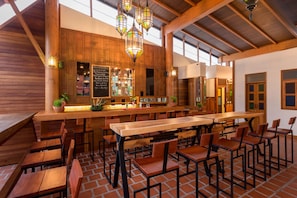 2 bars/lounges, poolside bar