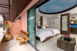Deluxe Room | In-room safe, desk, soundproofing, free WiFi - Naina Resort & Spa (Patong)
