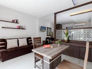 Grand Deluxe Room | Spiseområde på rommet