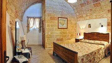 Iron/ironing board, cots/infant beds, rollaway beds