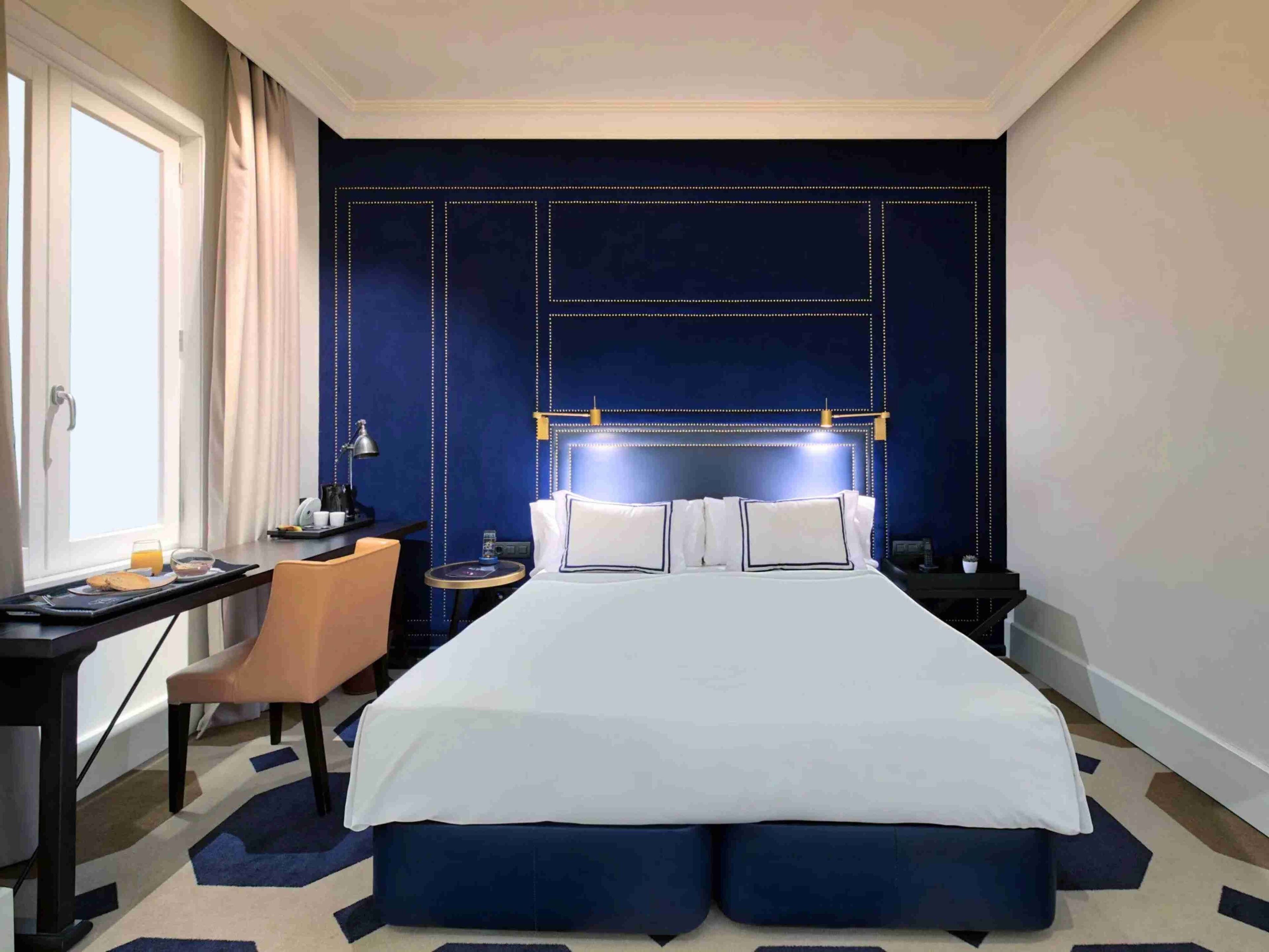 Premium bedding, down duvets, minibar, in-room safe