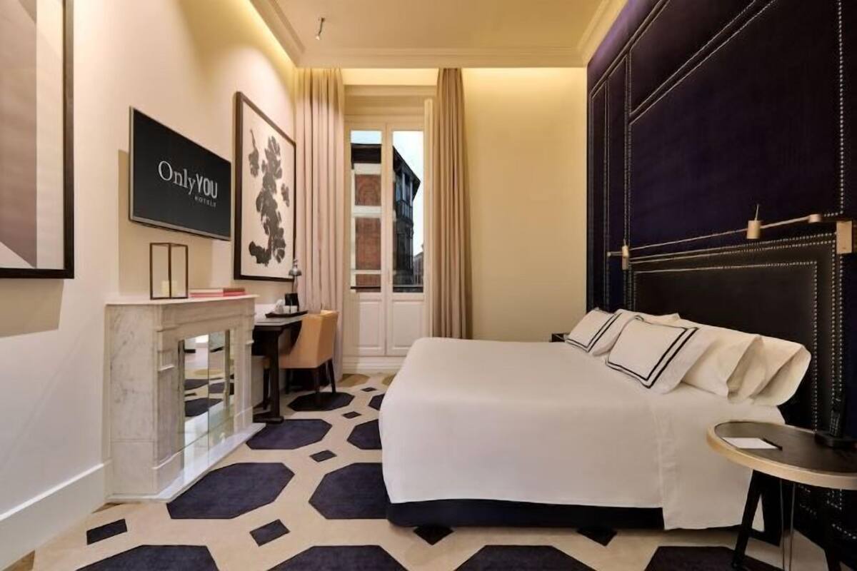 Down comforters, minibar, in-room safe, desk